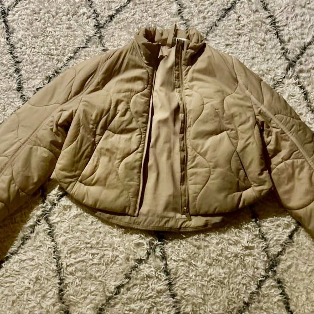 LULULEMON LIGHTWEIGHT JACKET SIZE 4 NEW